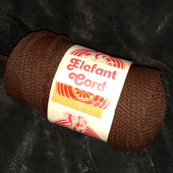 Macrame Yarn Vintage Brown Elefant Cord 100% Textured Herculon 100 yds skein 6mm - Picture 8 of 12